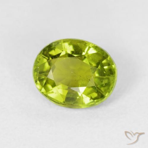 Tourmaline Vert moyen naturelle ovale, 1.48 ct, VS