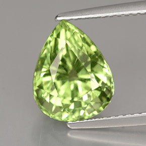 Grenat Tsavorite Vert naturelle En forme de poire, 4.95 ct, VS