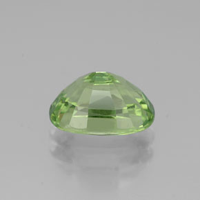 Grenat tsavorite vert naturelle coupe ovale, 2,40 ct, SI