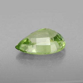 Grenat Tsavorite Vert naturelle En forme de poire, 2.88 ct, VVS
