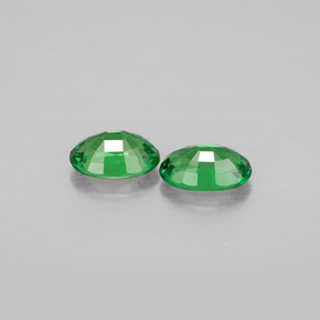Achetez naturel ct Vert éclatant Grenat Tsavorite gems, Coupe ovale, En provenance Tanzanie chez GemSelect. En stock, livraison internationale!