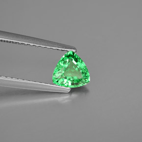 Grenat tsavorite vert naturelle trillion, 0,57 ct, VS
