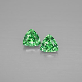 Achetez naturel ct vert grenat tsavorite gems, trillion, en provenance tanzanie chez gemselect. en stock, livraison internationale!