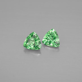 Achetez naturel ct vert grenat tsavorite gems, trillion, en provenance tanzanie chez gemselect. en stock, livraison internationale!