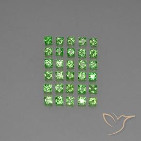 Shop natural 2.66ct Vert éclatant Grenat Tsavorite gems, Carré, from Tanzanie at GemSelect. In stock, global shipping!