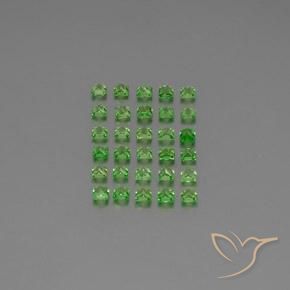 Shop natural 2.42ct Vert clair Grenat Tsavorite gems, Carré, from Tanzanie at GemSelect. In stock, global shipping!