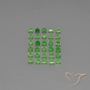 Shop natural 2.61ct Vert clair Grenat Tsavorite gems, Carré, from Tanzanie at GemSelect. In stock, global shipping!