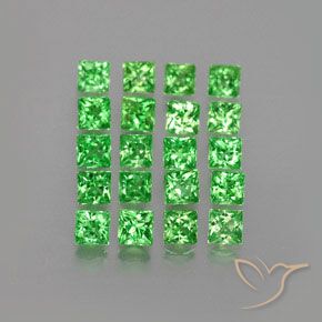 Shop natural 1.31ct Vert Électrique Grenat Tsavorite gems, Carré, from Tanzanie at GemSelect. In stock, global shipping!
