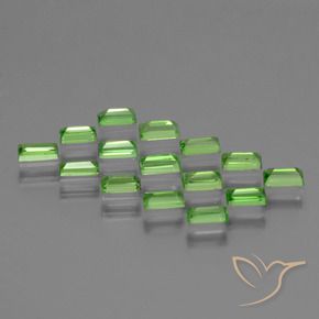 Shop natural 1.82ct Vert éclatant Grenat Tsavorite gems, Baquette, from Tanzanie at GemSelect. In stock, global shipping!