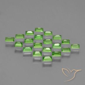 Shop natural 1.60ct Vert éclatant Grenat Tsavorite gems, Baquette, from Tanzanie at GemSelect. In stock, global shipping!