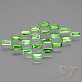 Shop natural 2.19ct Vert éclatant Grenat Tsavorite gems, Baquette, from Tanzanie at GemSelect. In stock, global shipping!