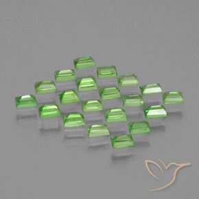 Shop natural 1.95ct Vert éclatant Grenat Tsavorite gems, Baquette, from Tanzanie at GemSelect. In stock, global shipping!