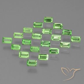 Shop natural 1.66ct Vert éclatant Grenat Tsavorite gems, Baquette, from Tanzanie at GemSelect. In stock, global shipping!