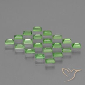 Shop natural 1.66ct Vert éclatant Grenat Tsavorite gems, Baquette, from Tanzanie at GemSelect. In stock, global shipping!