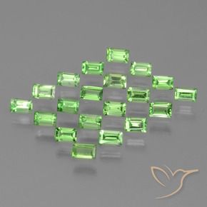 Shop natural 1.73ct Vert éclatant Grenat Tsavorite gems, Baquette, from Tanzanie at GemSelect. In stock, global shipping!