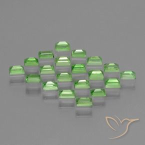 Shop natural 1.73ct Vert éclatant Grenat Tsavorite gems, Baquette, from Tanzanie at GemSelect. In stock, global shipping!
