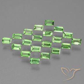 Shop natural 1.33ct Vert éclatant Grenat Tsavorite gems, Baquette, from Tanzanie at GemSelect. In stock, global shipping!