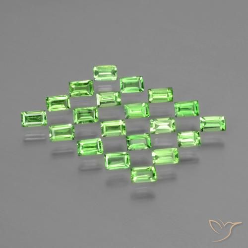 Shop natural 1.57ct Vert éclatant Grenat Tsavorite gems, Baquette, from Tanzanie at GemSelect. In stock, global shipping!