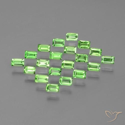 Shop natural 1.57ct Vert éclatant Grenat Tsavorite gems, Baquette, from Tanzanie at GemSelect. In stock, global shipping!