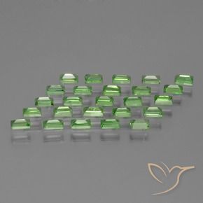 Shop natural 1.89ct Vert éclatant Grenat Tsavorite gems, Baquette, from Tanzanie at GemSelect. In stock, global shipping!