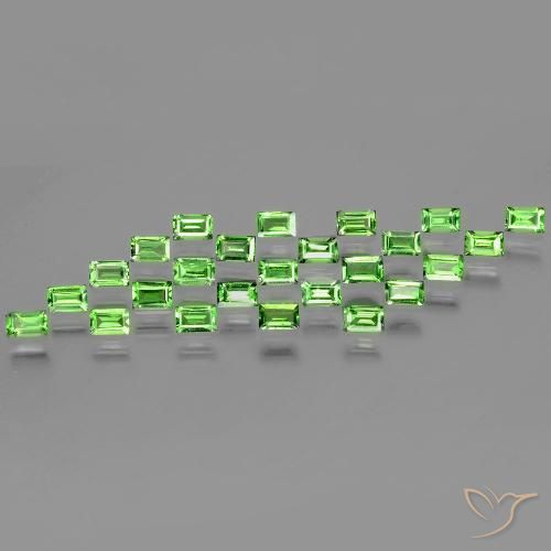 Shop natural 2.38ct Vert éclatant Grenat Tsavorite gems, Baquette, from Tanzanie at GemSelect. In stock, global shipping!