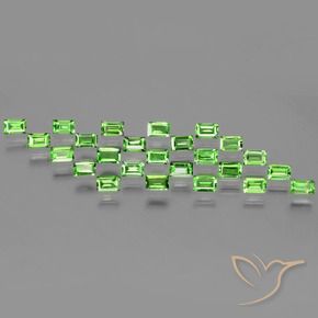 Shop natural 2.38ct Vert éclatant Grenat Tsavorite gems, Baquette, from Tanzanie at GemSelect. In stock, global shipping!