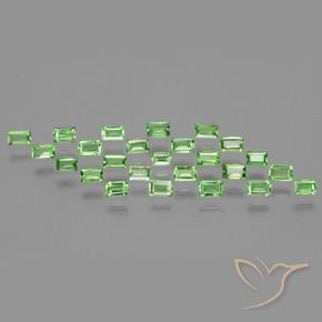 Shop natural 1.81ct Vert éclatant Grenat Tsavorite gems, Baquette, from Tanzanie at GemSelect. In stock, global shipping!
