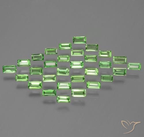 Shop natural 1.52ct Vert éclatant Grenat Tsavorite gems, Baquette, from Tanzanie at GemSelect. In stock, global shipping!