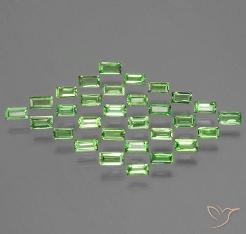 Shop natural 1.52ct Vert éclatant Grenat Tsavorite gems, Baquette, from Tanzanie at GemSelect. In stock, global shipping!