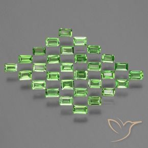 Shop natural 1.89ct Vert éclatant Grenat Tsavorite gems, Baquette, from Tanzanie at GemSelect. In stock, global shipping!