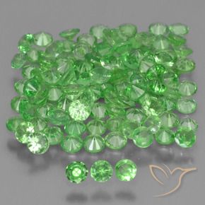 Shop natural 4.66ct Vert éclatant Grenat Tsavorite gems, Tour, from Kenya at GemSelect. In stock, global shipping!