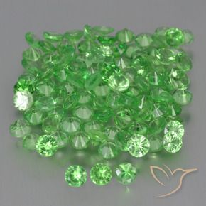 Shop natural 4.75ct Vert éclatant Grenat Tsavorite gems, Tour, from Kenya at GemSelect. In stock, global shipping!