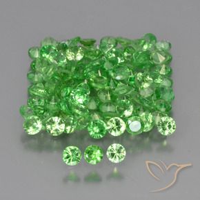 Shop natural 4.13ct Vert éclatant Grenat Tsavorite gems, Tour, from Kenya at GemSelect. In stock, global shipping!