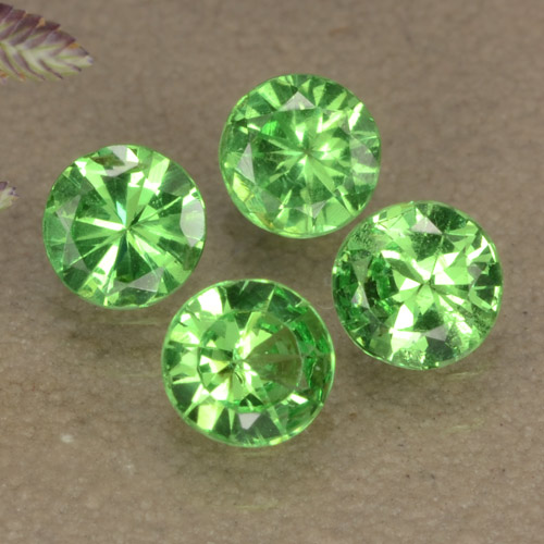 Achetez naturel 0,85ct vert grenat tsavorite gems, coupe roude, en provenance tanzanie chez gemselect. en stock, livraison internationale!