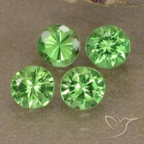 Shop natural 0.93ct Vert éclatant Grenat Tsavorite gems, Tour, from Tanzanie at GemSelect. In stock, global shipping!