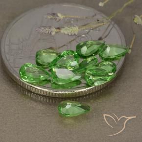 Shop natural 1.54ct Vert moyen Grenat Tsavorite gems, En forme de poire, from Tanzanie at GemSelect. In stock, global shipping!