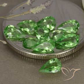 Shop natural 1.79ct Vert éclatant Grenat Tsavorite gems, En forme de poire, from Tanzanie at GemSelect. In stock, global shipping!