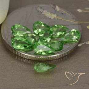 Shop natural 1.79ct Vert éclatant Grenat Tsavorite gems, En forme de poire, from Tanzanie at GemSelect. In stock, global shipping!