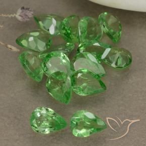 Shop natural 1.98ct Vert clair Grenat Tsavorite gems, En forme de poire, from Tanzanie at GemSelect. In stock, global shipping!