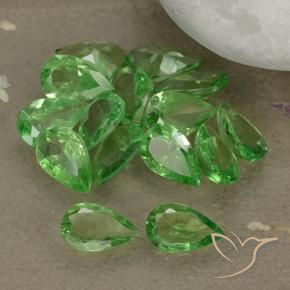 Shop natural 2.81ct Vert éclatant Grenat Tsavorite gems, En forme de poire, from Tanzanie at GemSelect. In stock, global shipping!