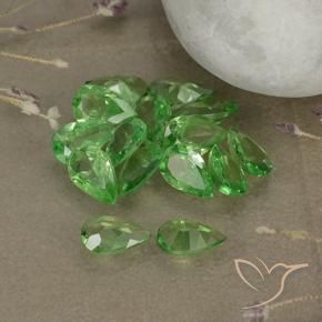 Shop natural 2.81ct Vert éclatant Grenat Tsavorite gems, En forme de poire, from Tanzanie at GemSelect. In stock, global shipping!