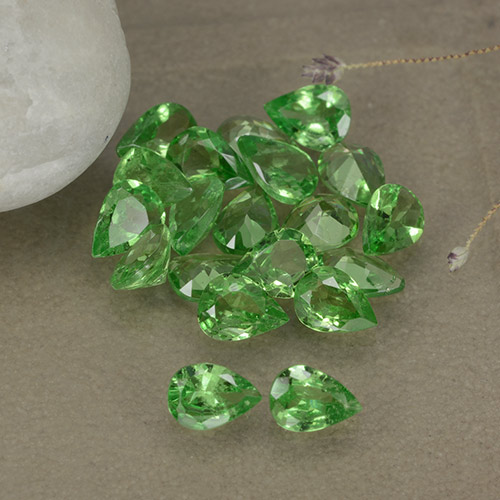 Achetez naturel 2,99ct vert grenat tsavorite gems, en forme de poire, en provenance tanzanie chez gemselect. en stock, livraison internationale!