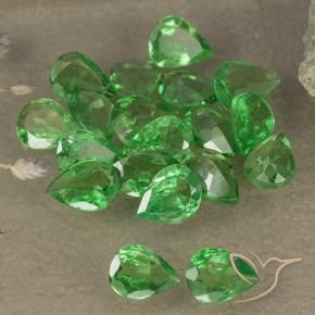 Shop natural 2.48ct Vert forêt clair Grenat Tsavorite gems, En forme de poire, from Tanzanie at GemSelect. In stock, global shipping!