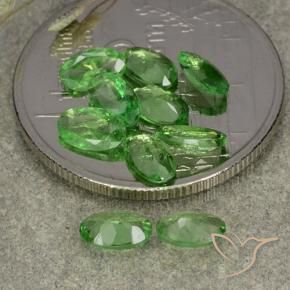 Shop natural 2.09ct Vert moyen Grenat Tsavorite gems, ovale, from Tanzanie at GemSelect. In stock, global shipping!
