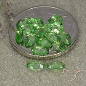 Shop natural 3.01ct Vert éclatant Grenat Tsavorite gems, ovale, from Tanzanie at GemSelect. In stock, global shipping!