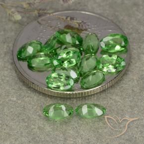 Shop natural 3.22ct Vert éclatant Grenat Tsavorite gems, ovale, from Tanzanie at GemSelect. In stock, global shipping!