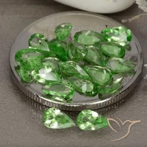 Shop natural 3.04ct Vert éclatant Grenat Tsavorite gems, En forme de poire, from Tanzanie at GemSelect. In stock, global shipping!