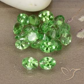 Shop natural 3.77ct Vert moyen Grenat Tsavorite gems, ovale, from Tanzanie at GemSelect. In stock, global shipping!