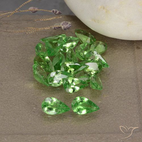 3.64ctw Naturel Vert moyen Grenat Tsavorite, En forme de poire, VS