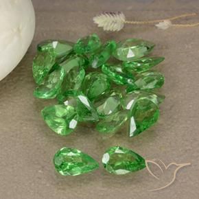Shop natural 3.30ct Vert moyen Grenat Tsavorite gems, En forme de poire, from Tanzanie at GemSelect. In stock, global shipping!
